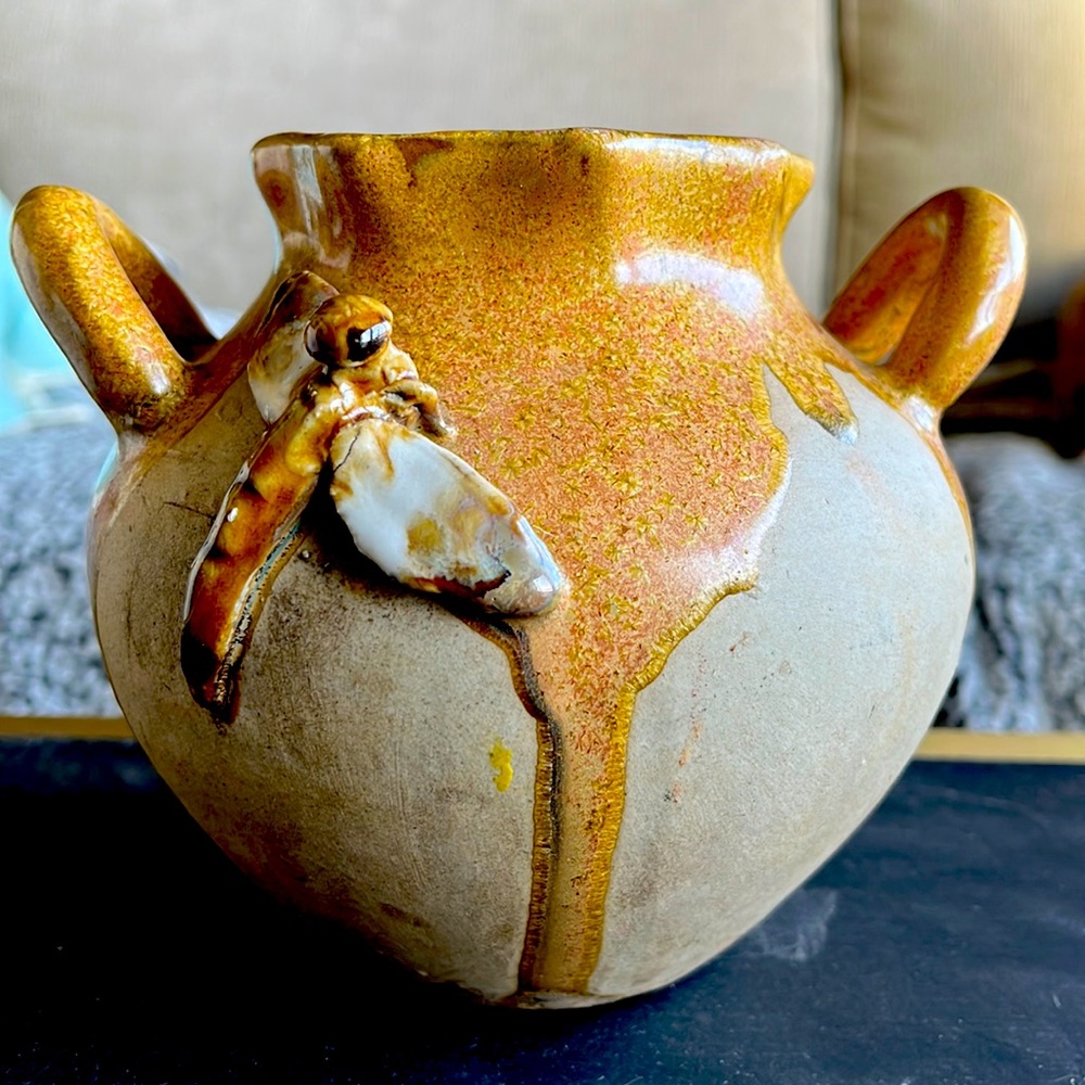 Earthenware pot with dragonfly detail marked 25